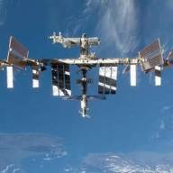 SpaceX: Εφτασαν στον Διεθνή Διαστημικό Σταθμό οι αστροναύτες του Dragon