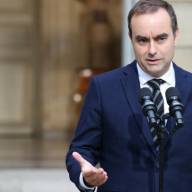Παραιτήθηκε ο πρωθυπουργός της Γαλλίας Σεμπαστιάν Λεκορνί