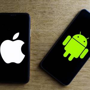 Από αύριο νέα εποχή για iPhone και Android στην ΕΕ
