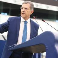 Γ. Αυτιάς: Επείγουσα χρηματοδότηση σε ρεύμα-στεγαστικό-μικρομεσαίους και περιφέρειες