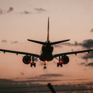 Θεσσαλονίκη: Έσπασε παράθυρο σε πτήση της Ryanair – Τραυματίστηκε επιβάτης, ασφαλής η επιστροφή του αεροσκάφους